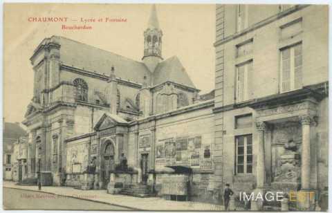 Lycée et fontaine Bouchardon (Chaumont)